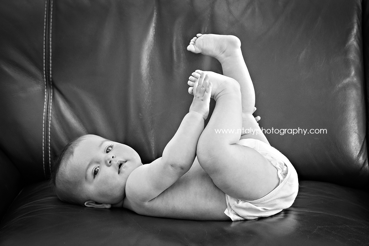 photographie noir et blanc bebe galipette