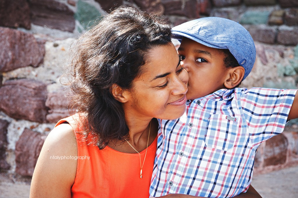 bisou maman enfant